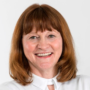 Bettina Götzl Ordner IWL Leiterin Buchhaltung